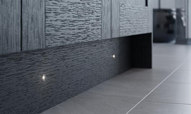 Iris Plinth Light