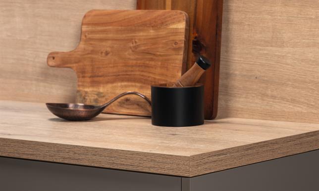 Egger 38mm Square Edged Light Natural Davenport Oak