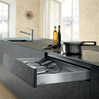 Legrabox Blumotion and Tip-On