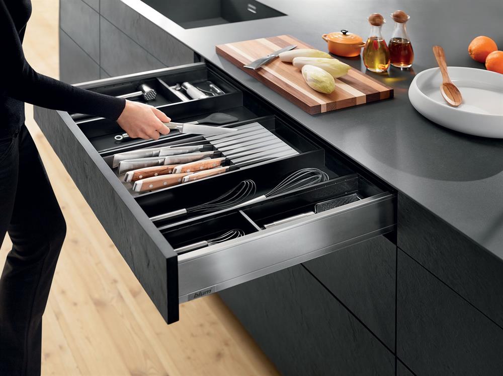 A Look At The Innovative New Blum Legrabox